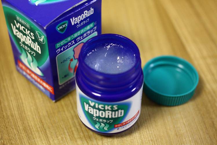 is vaporub safe for children क्या बच्चों को भाप में Vicks Vaporub देना सुरक्षित है